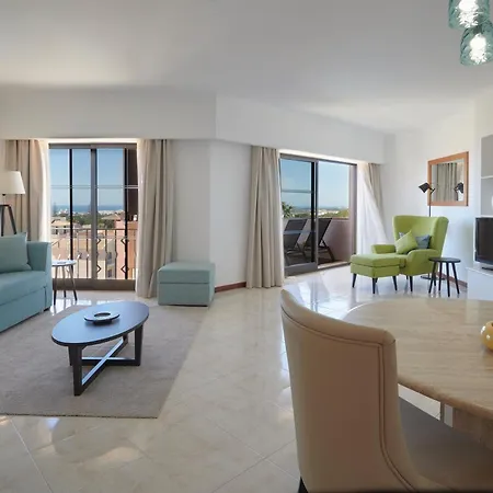 Four Seasons 4*