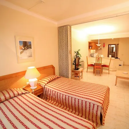 Four Seasons 4*