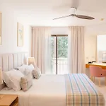 Four Seasons וילהמורה