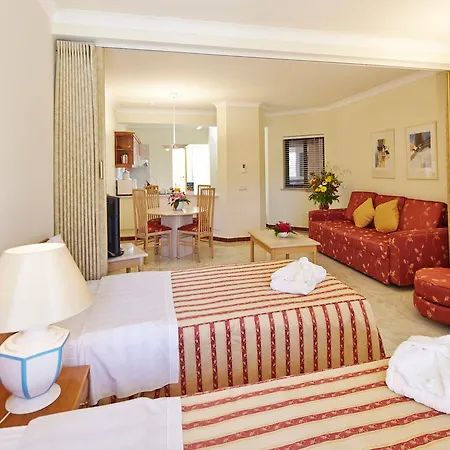 Four Seasons 4* 빌라모라