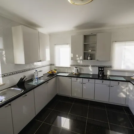 フォー シーズンズ ヴィラモウラ