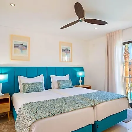 Four Seasons 4*
