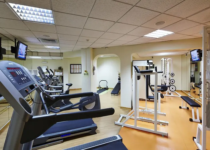 Four Seasons فيلامورا