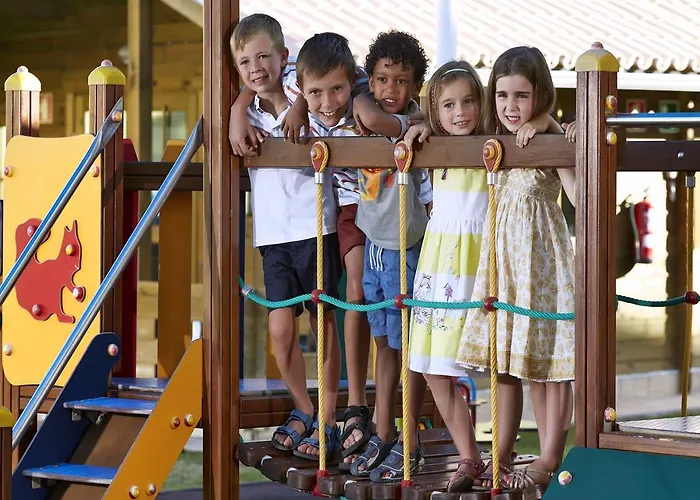 Θέρετρο Four Seasons 4*