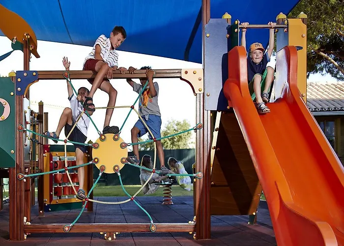 Four Seasons 4* Βιλαμούρα