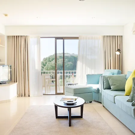 Four Seasons 4* Виламура